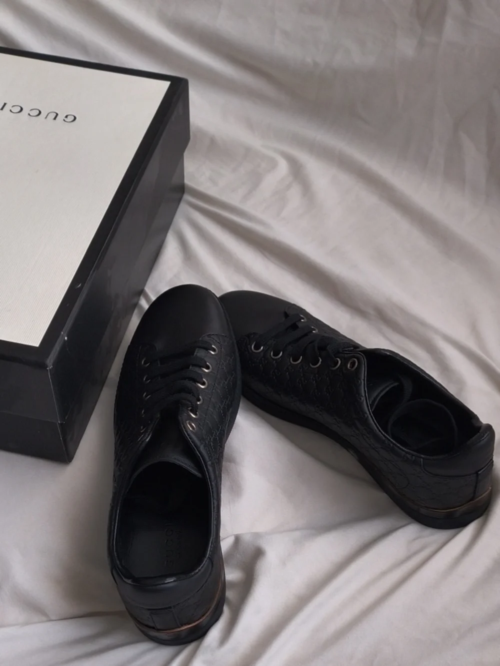 Gucci Black Low-Top Signature Monogram Sneakers